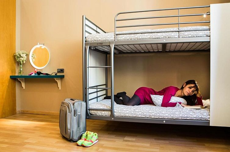 Born Barcelona Hostel