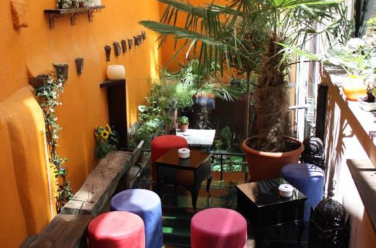 Albergue Revolutum Hostel