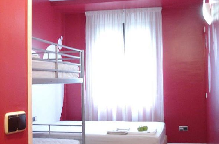 Albergue Revolutum Hostel