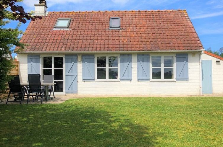 Vacation home Duinendaele 213 in De Panne with spacious garden on Belgian coast.