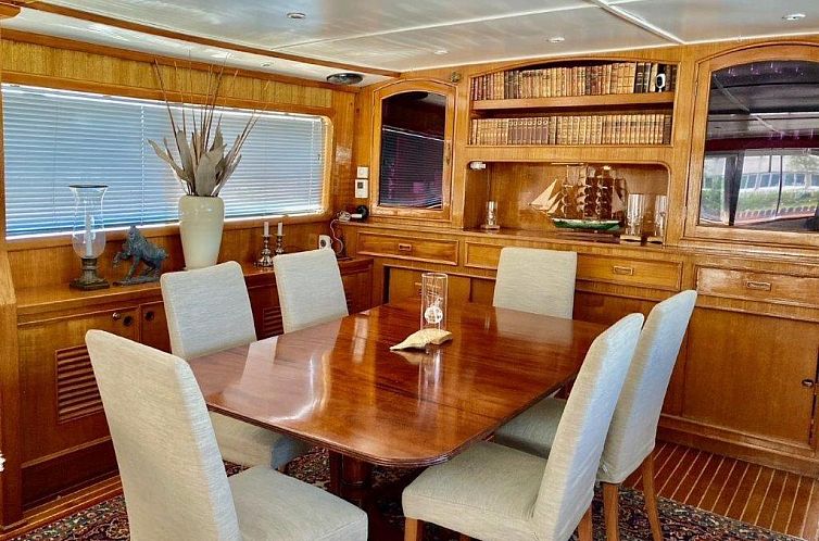 Mälardrottningen Yacht Hotel & Restaurant