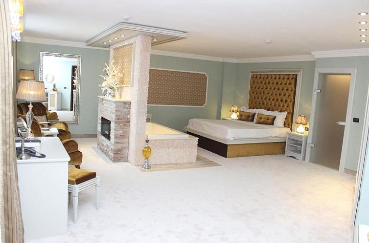 Phoenicia Grand Hotel