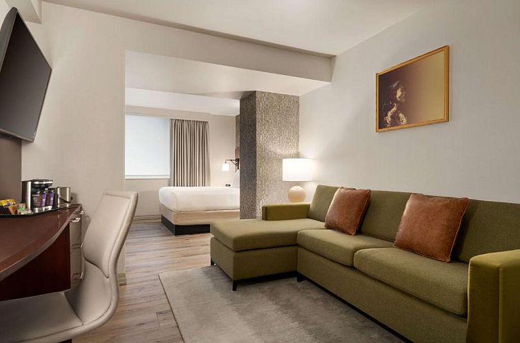 DoubleTree by Hilton New York Downtown