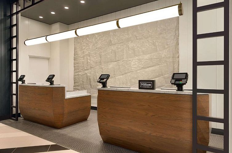 DoubleTree by Hilton New York Downtown