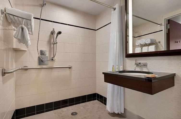 DoubleTree by Hilton New York Downtown