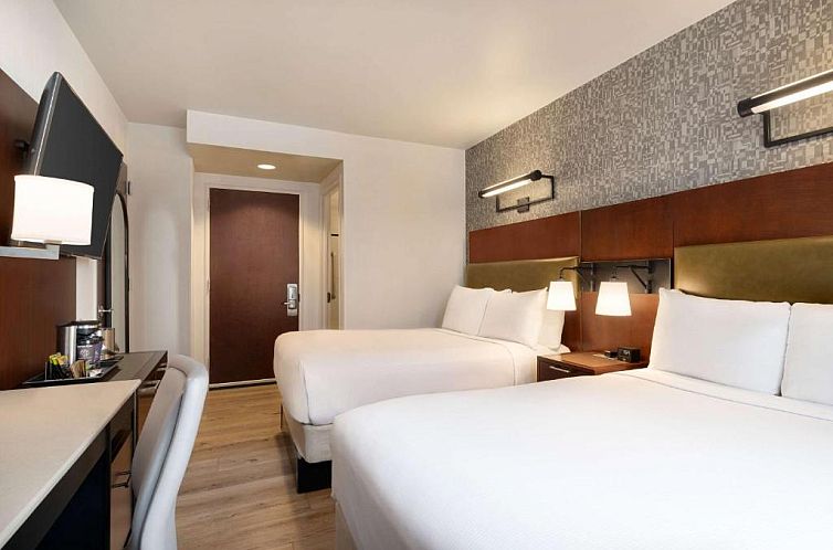 DoubleTree by Hilton New York Downtown