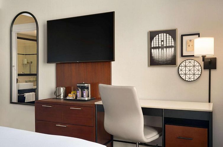 DoubleTree by Hilton New York Downtown