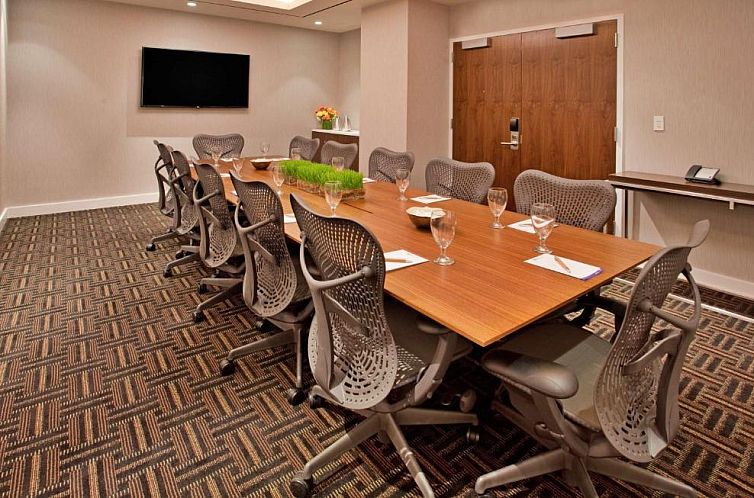 Hilton Garden Inn Central Park South