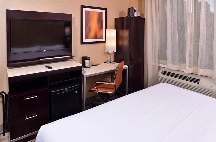 Holiday Inn New York City - Times Square, an IHG Hotel