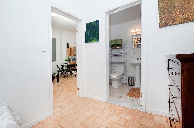 Mid Town East 28th Street Apartments Next to Times Square