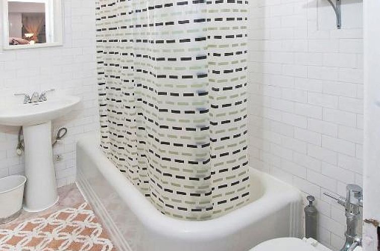 Mid Town East 28th Street Apartments Next to Times Square