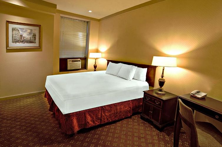 Night Hotel Broadway