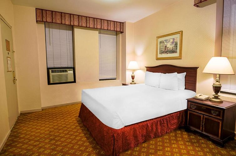Night Hotel Broadway