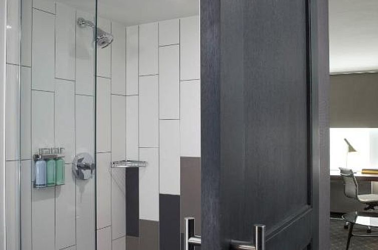 Fifty Hotel & Suites by Affinia