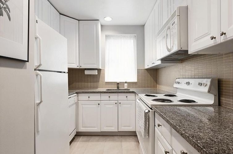 Best Western Plus Hospitality House Suites