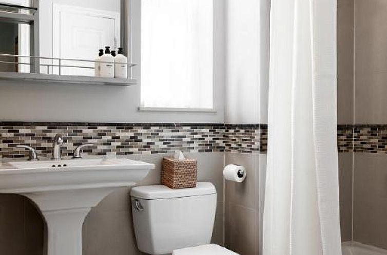 Best Western Plus Hospitality House Suites