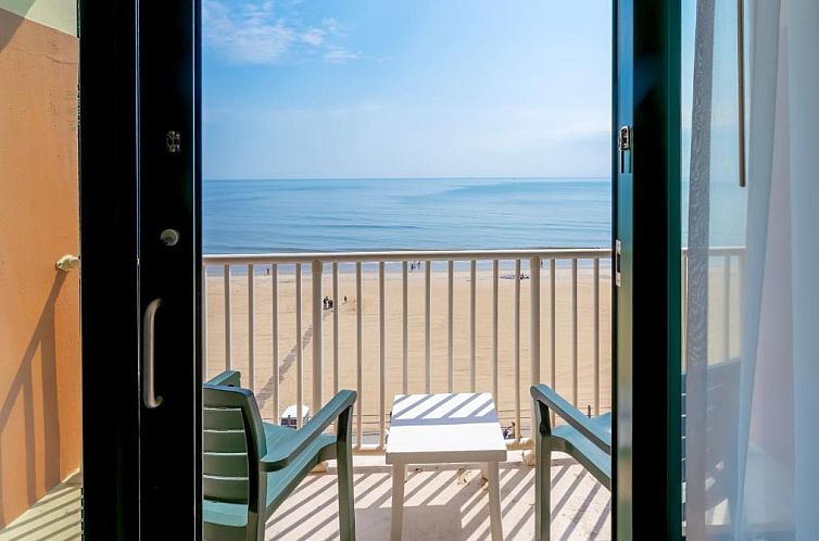 Holiday Inn & Suites North Beach Hotel, an IHG Hotel