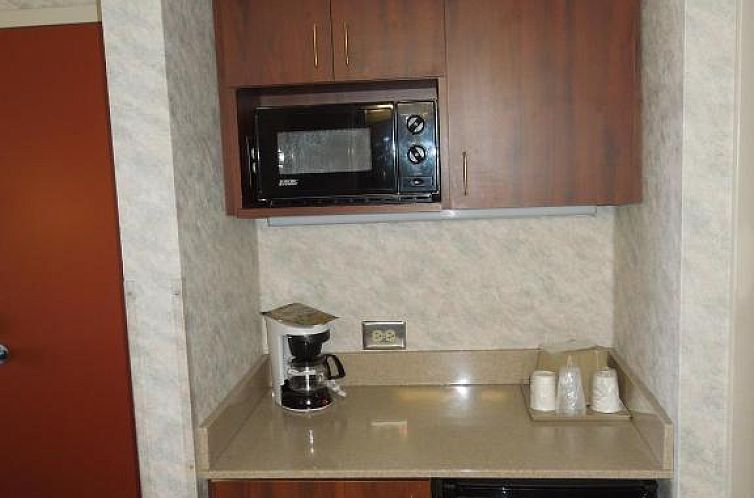 The Breakers Resort Inn