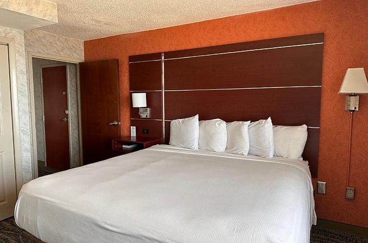 The Breakers Resort Inn