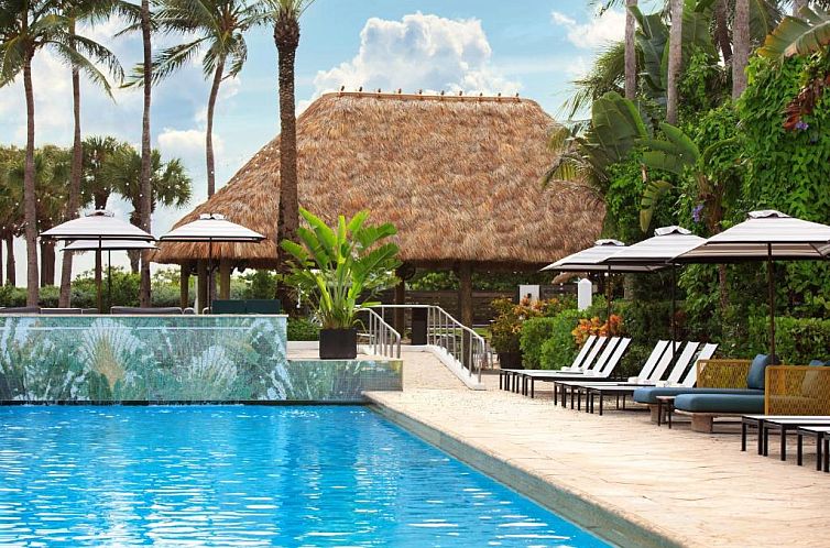 Kimpton Surfcomber Hotel, an IHG Hotel