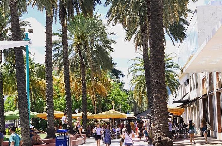 Kimpton Surfcomber Hotel, an IHG Hotel