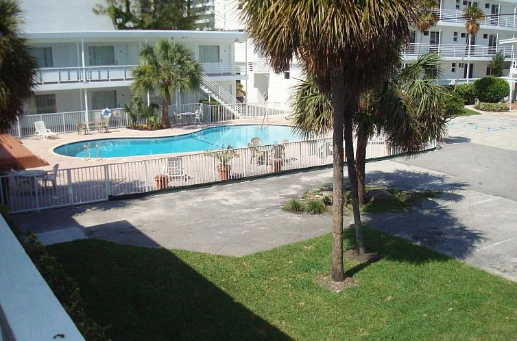 Collins Hotel