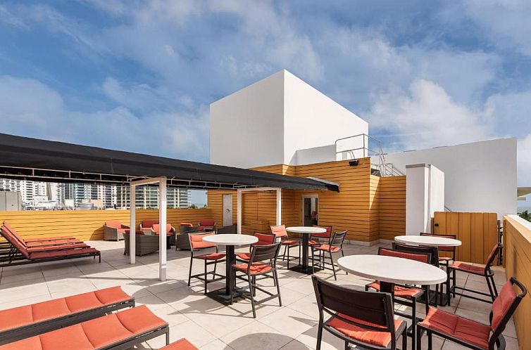 Winter Haven, Autograph Collection