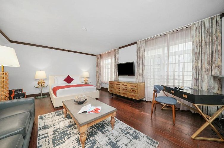 Lincoln Arms Suites
