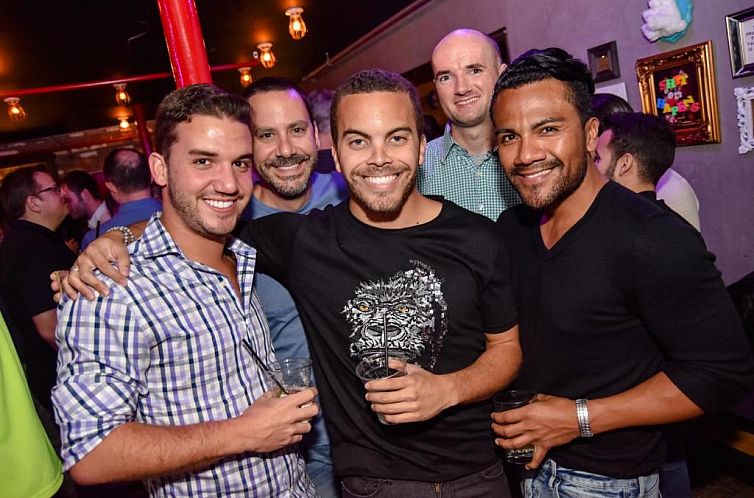 Hotel Gaythering - Gay Hotel - All Adults Welcome