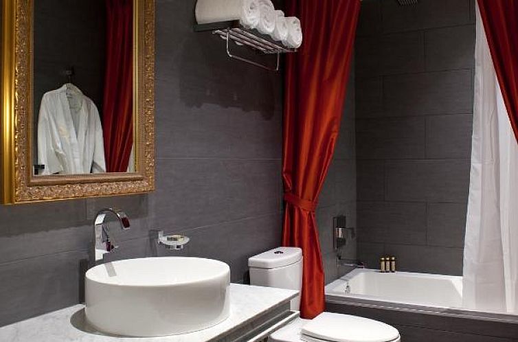 Leslie Hotel Ocean Drive