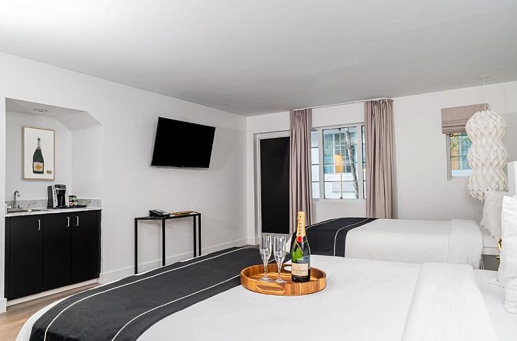 Essex House Hotel