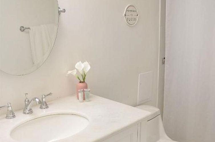 Seacoast Suites on Miami Beach