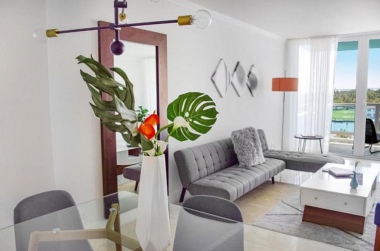 Seacoast Suites on Miami Beach