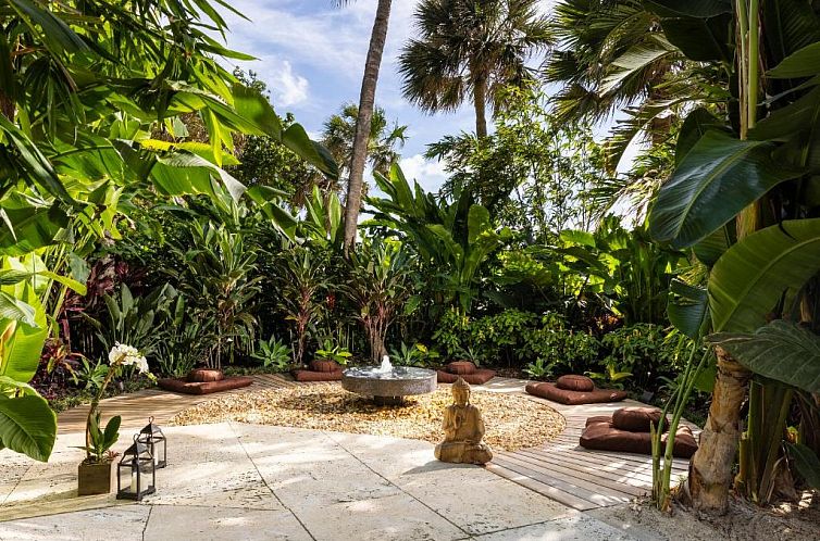 The Palms Hotel & Spa