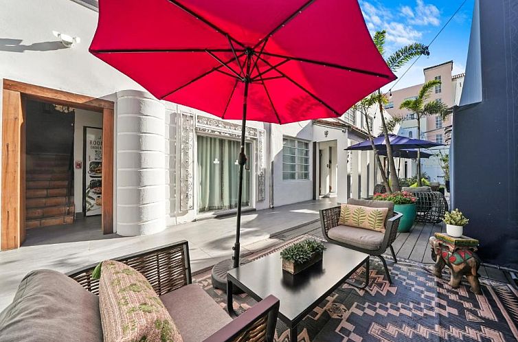 Chesterfield Hotel & Suites
