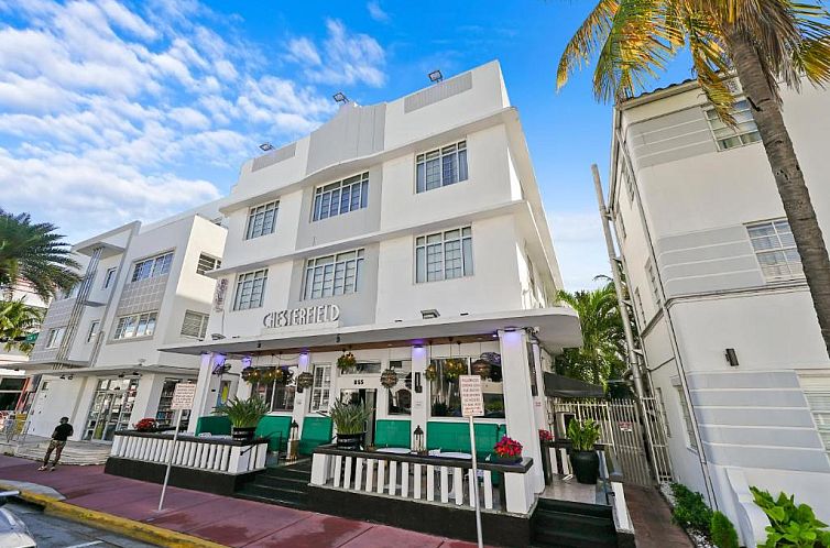 Chesterfield Hotel & Suites