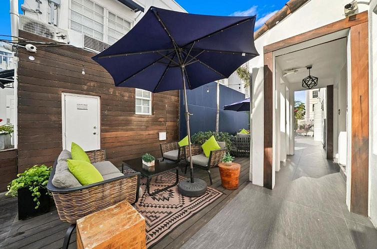 Chesterfield Hotel & Suites