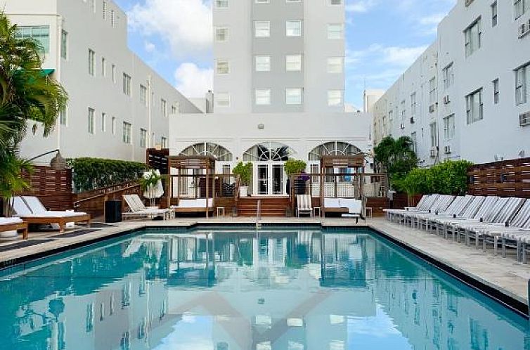 Marseilles Beachfront Hotel