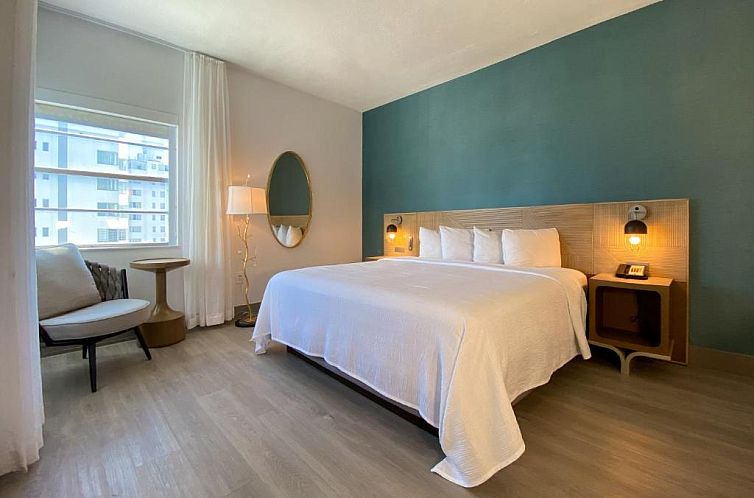 Marseilles Beachfront Hotel
