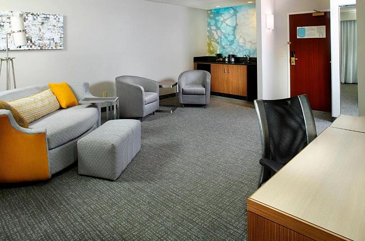 Courtyard by Marriott Lansing