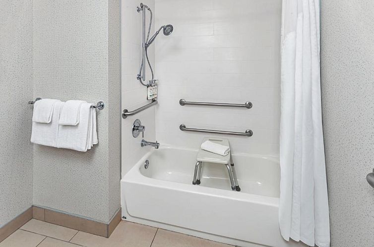 Holiday Inn Express Hotel & Suites Chicago South Lansing, an