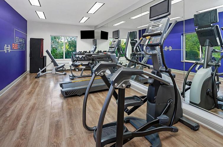 Holiday Inn Express Hotel & Suites Chicago South Lansing, an