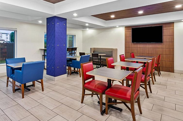 Holiday Inn Express Hotel & Suites Chicago South Lansing, an