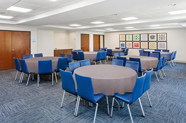 Holiday Inn Express Hotel & Suites Chicago South Lansing, an