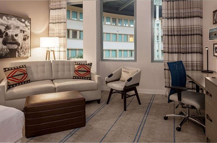 Hilton Austin Airport