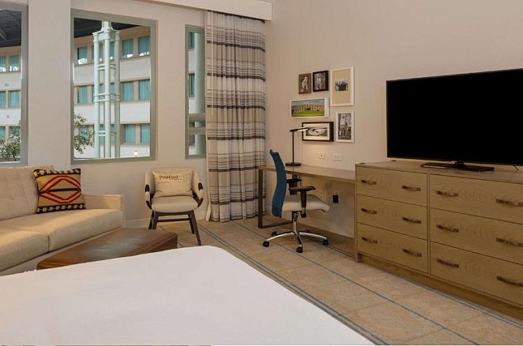 Hilton Austin Airport