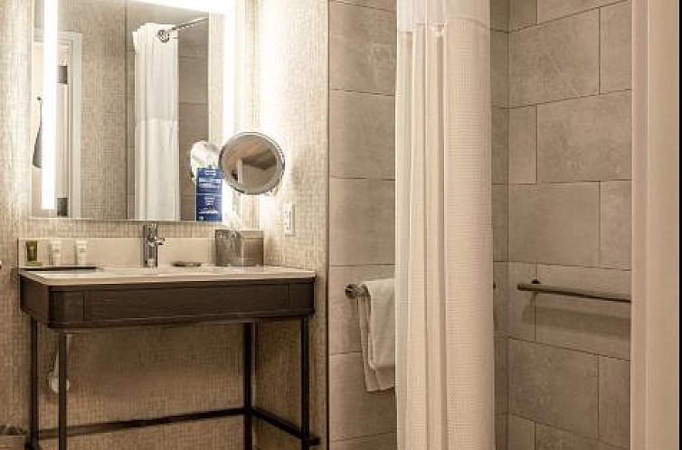 Hilton Austin Airport