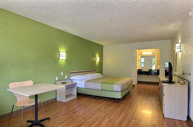 Motel 6 Austin, TX - Central Downtown UT