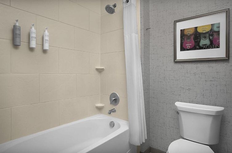 Hampton Inn and Suites Austin University Capitol