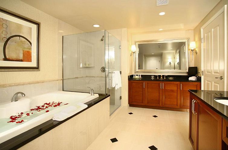Luxury Suites International at The Signature